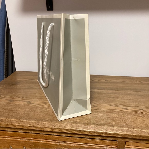 Manolo Blahnik paper bag - Picture 3 of 8